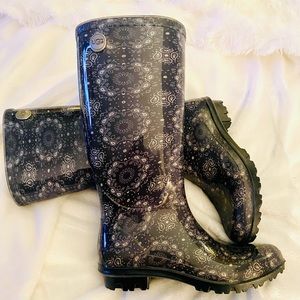 UGG Rain Boots, Tall, Blue Paisley, Size 7
